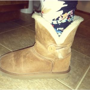 Women's UGGs size 7